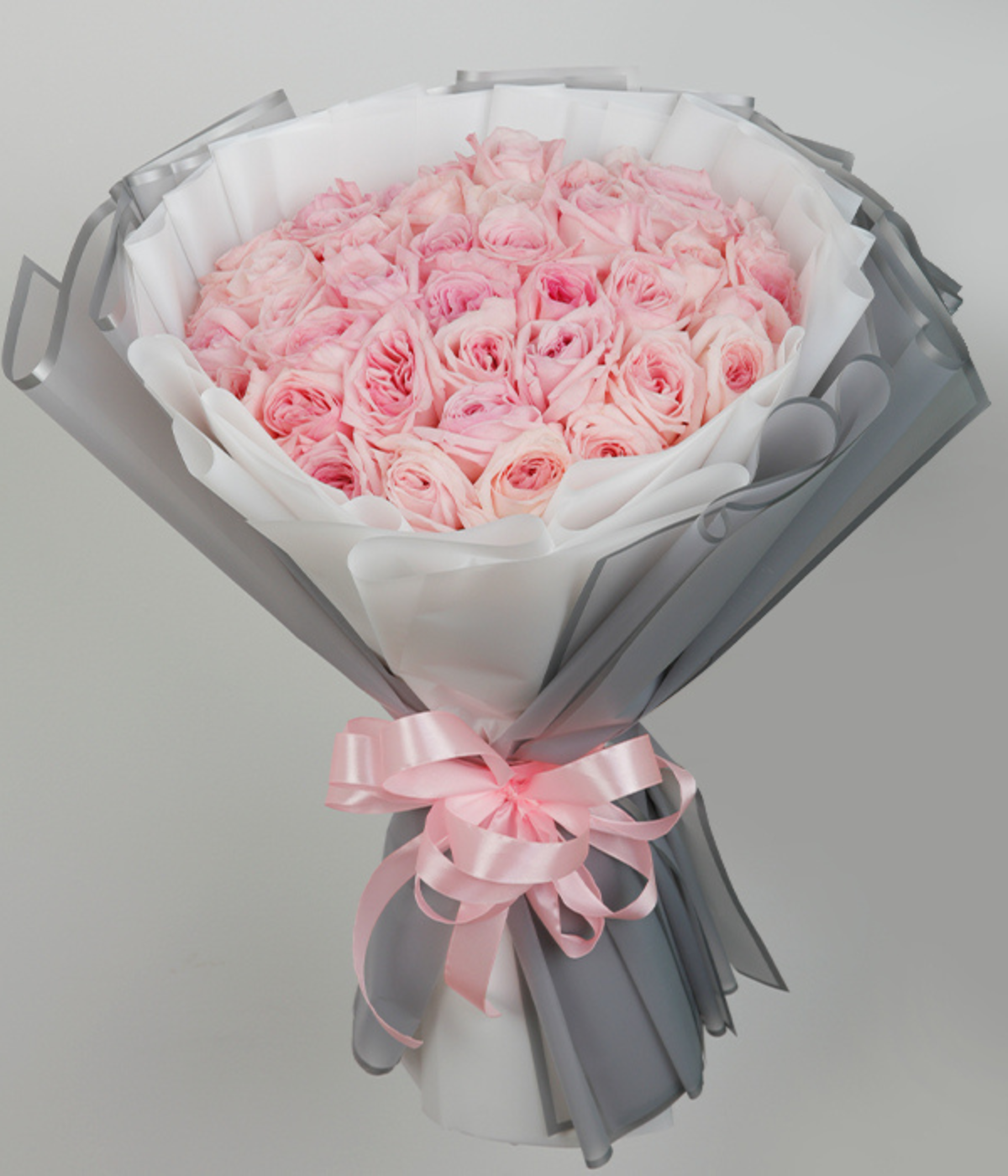 Hand Bouquet of Charismatic Pink Roses