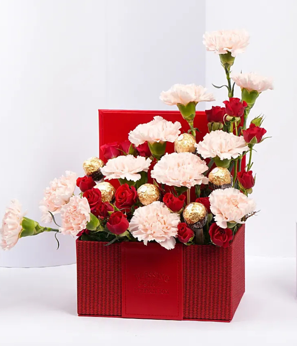 Golden Petals & Rochers Box