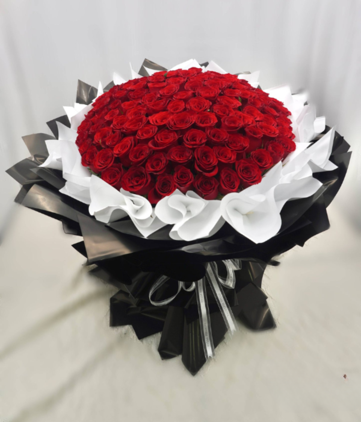 101 Classic Black And White  Premium Red Roses