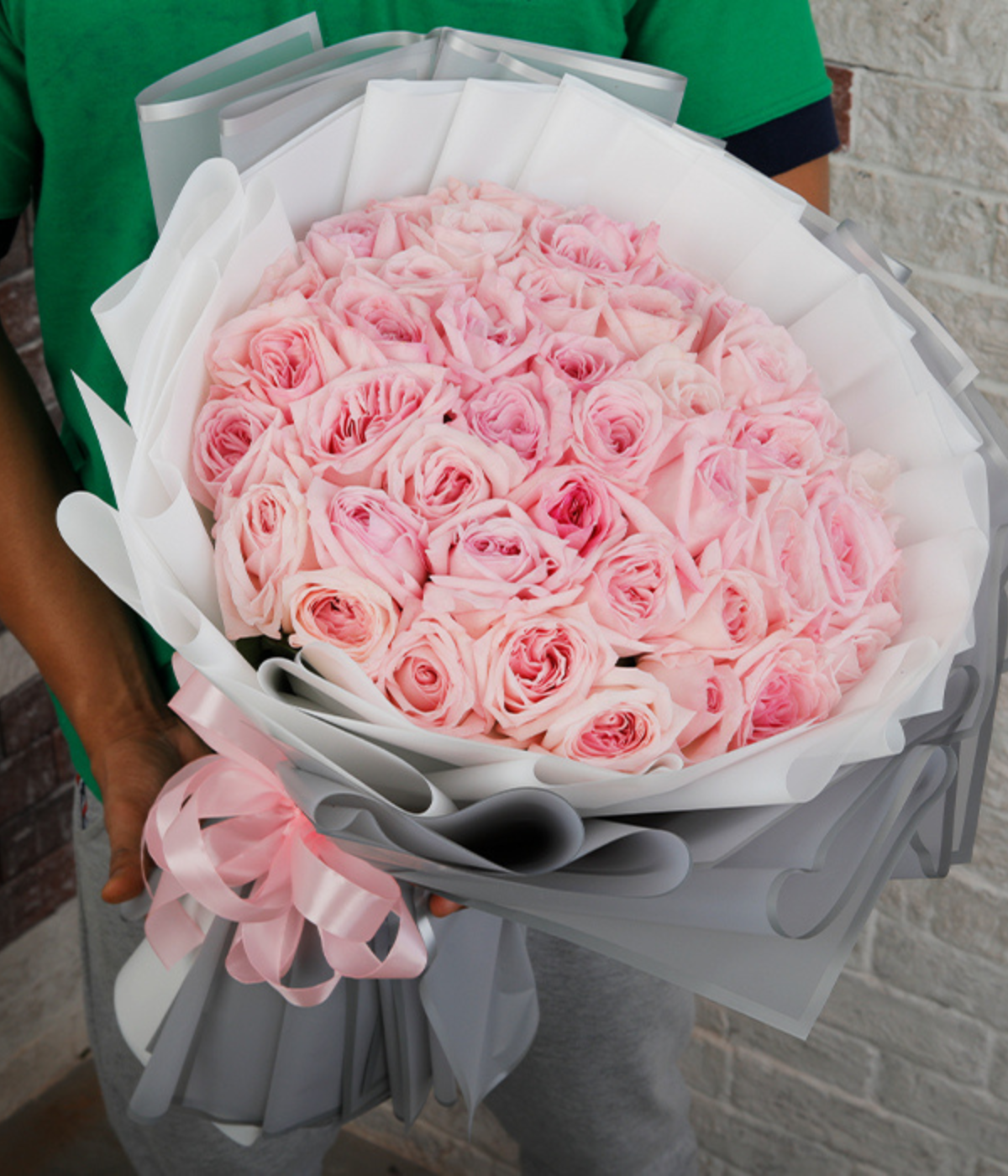 Hand Bouquet of Charismatic Pink Roses